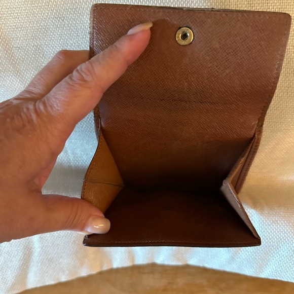 Authentic LV wallet - Picture 3 of 13